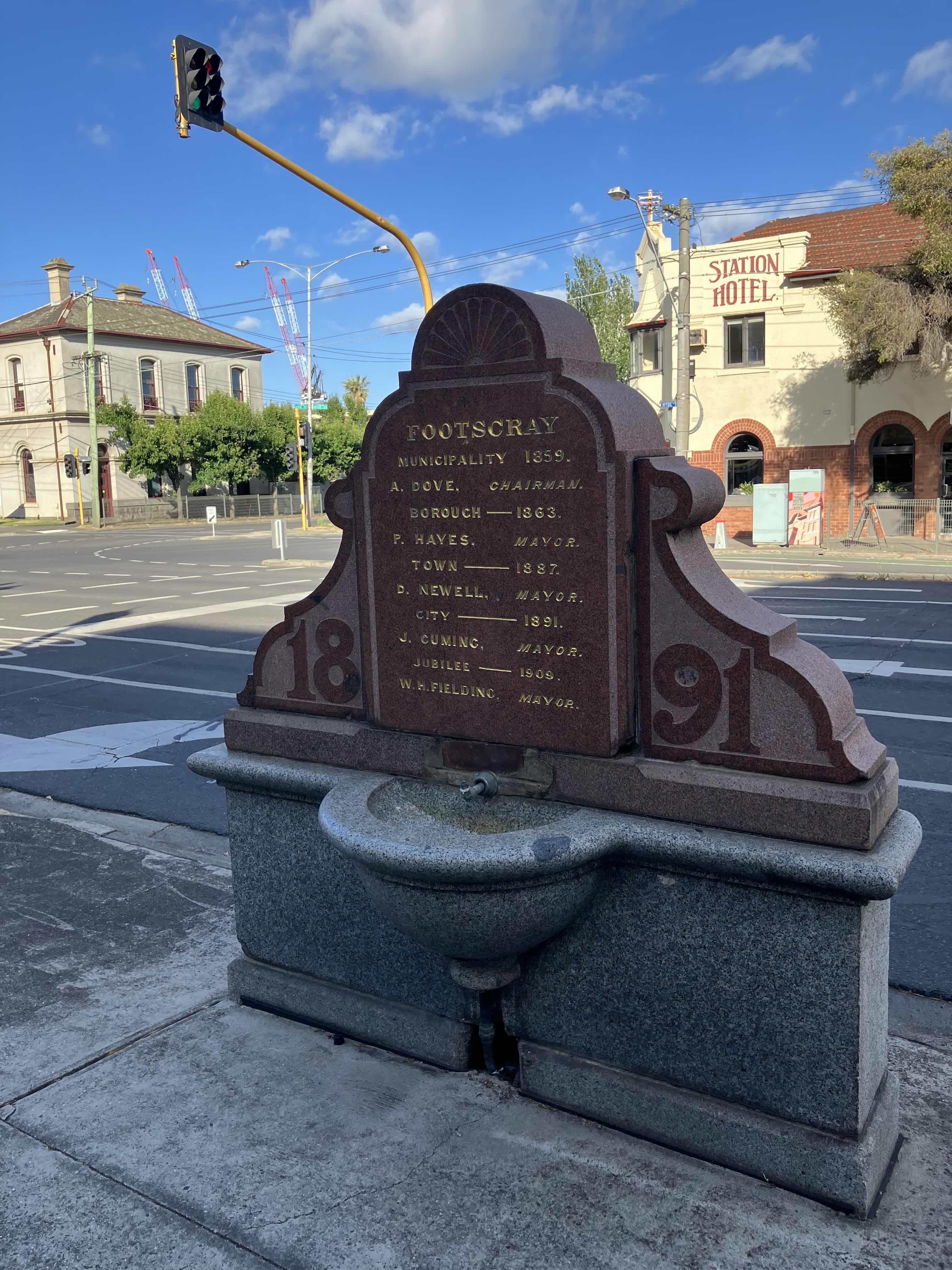 61 Napier St James Cuming Bubbler and Trough 1
