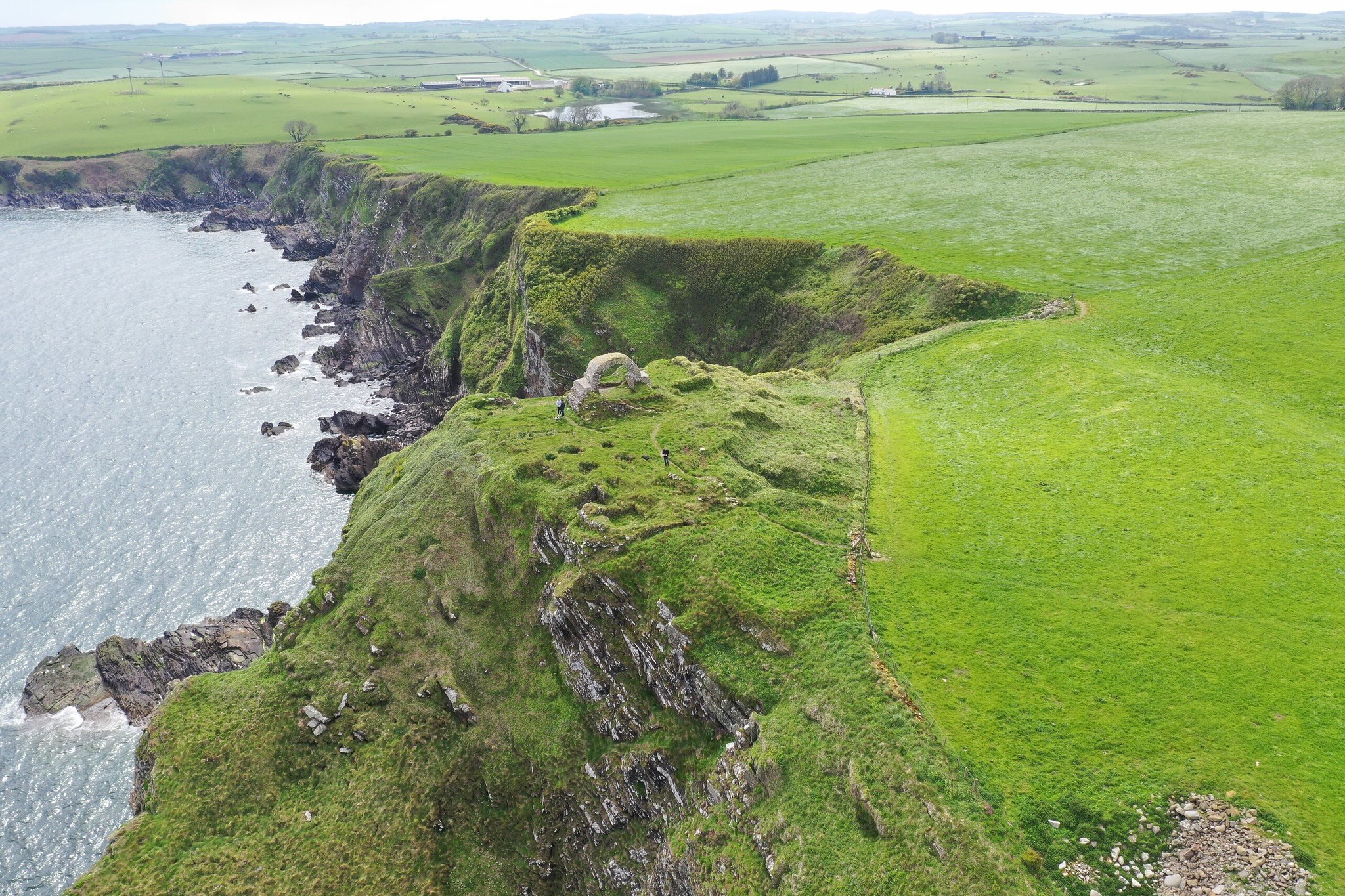 Cruggleton Castle ruin web